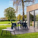 Stunning Home In Heinkenszand With Kitchen